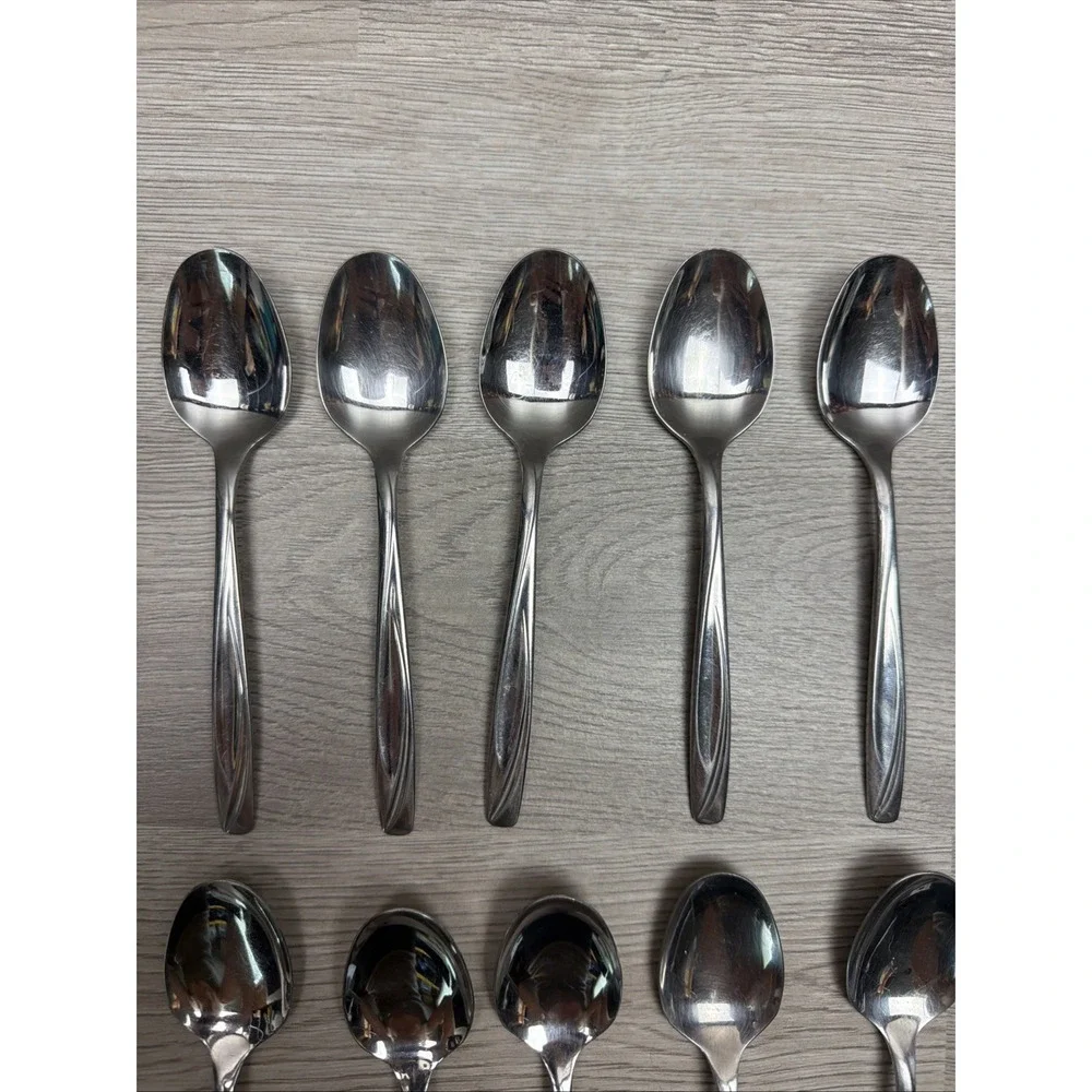 Lot Of 16 International Silver Company Teaspoons. IS CO Stainless USA Made!
